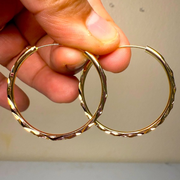 Jewelry - Gold Tone Hoop Earrings